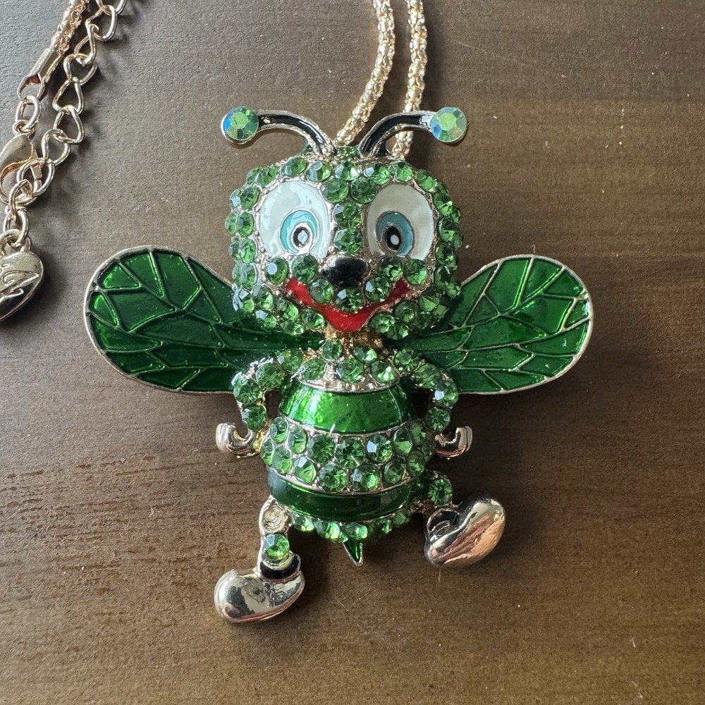 Betsey Johnson Rhinestone Green‎ Bumble Bee Pendent Brooch Necklace Rhinestones